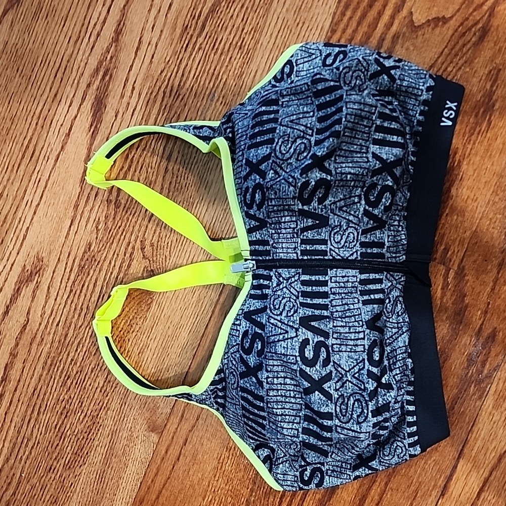 Victoria's secret 34DDD SPORTS BRA